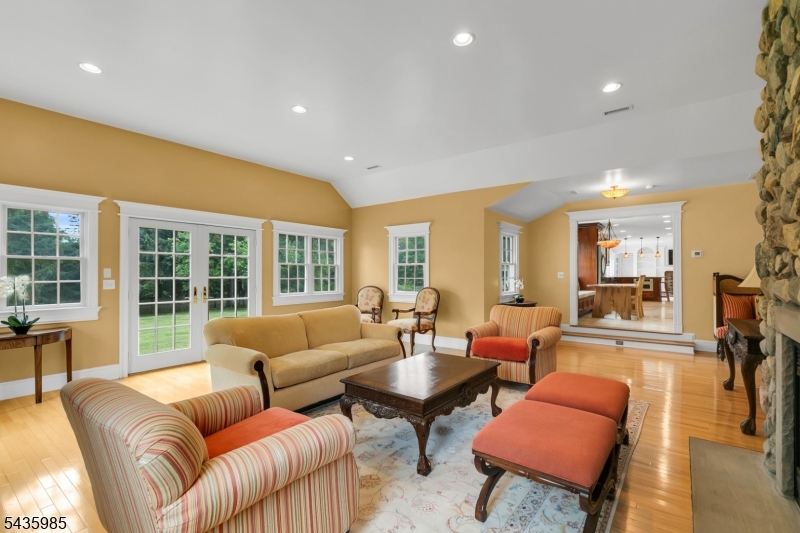 1265 Mount Airy Rd