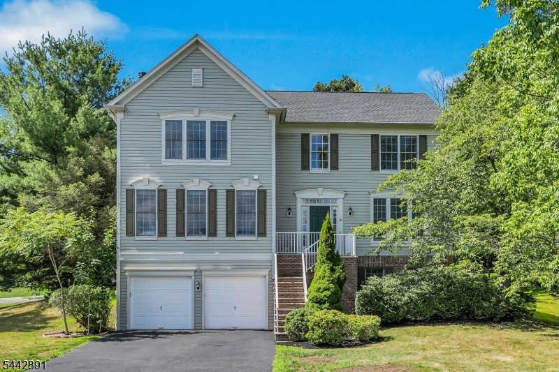 16 Bedford Dr