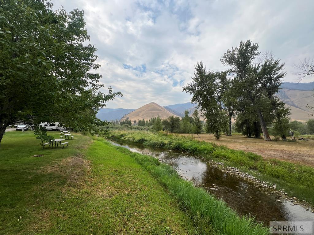 1826 N Hwy 93