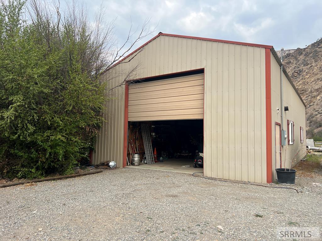 1826 N Hwy 93