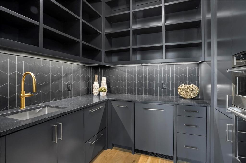 4815 Merlendale Court