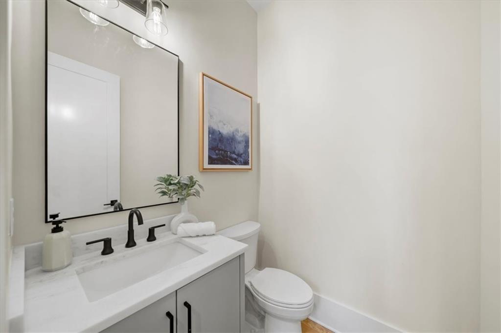 6175 River Shore Parkway