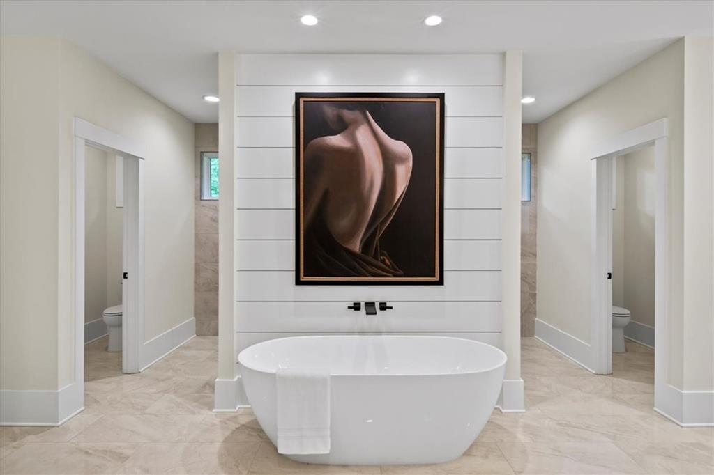 6175 River Shore Parkway