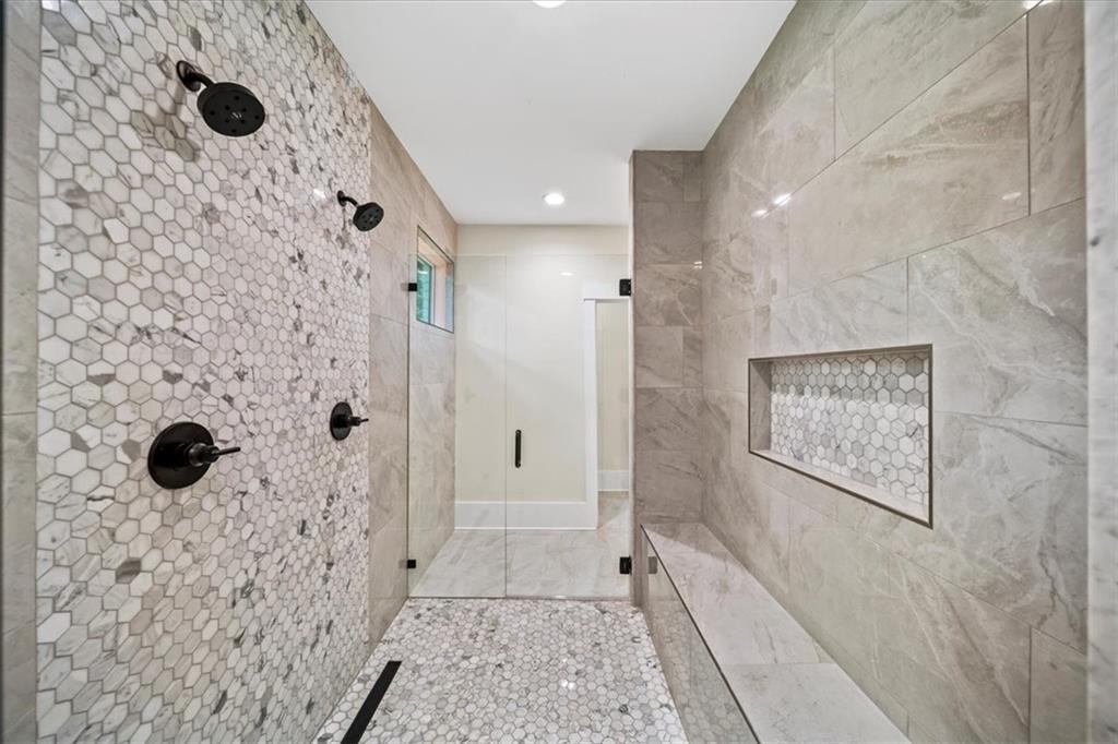 6175 River Shore Parkway