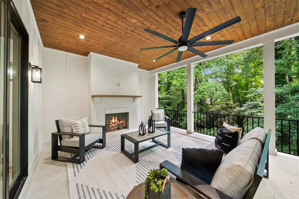 6175 River Shore Parkway