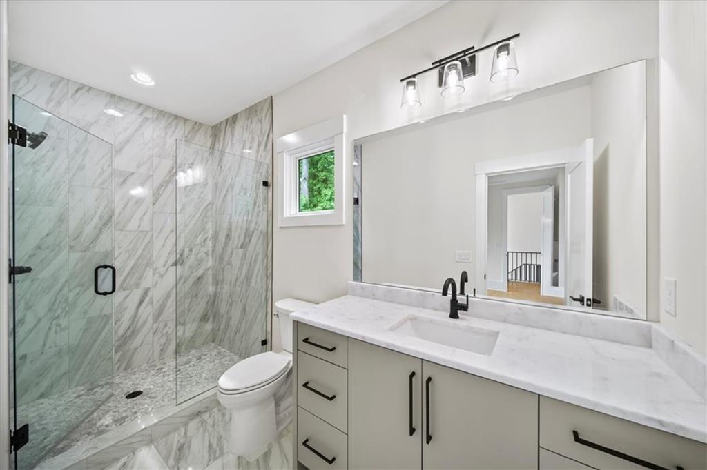 6175 River Shore Parkway