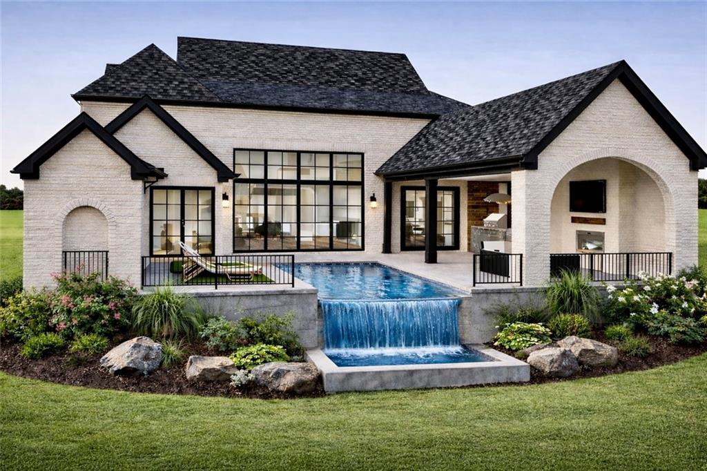 4725 E Conway Drive NW