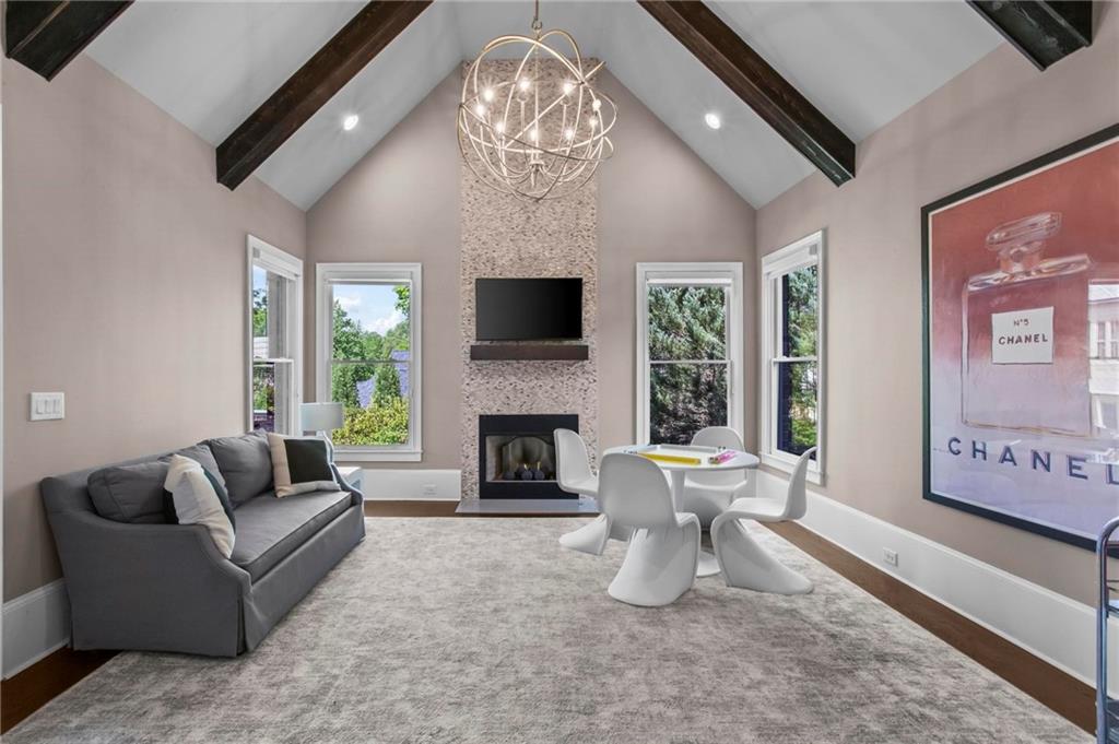 490 Belada Boulevard