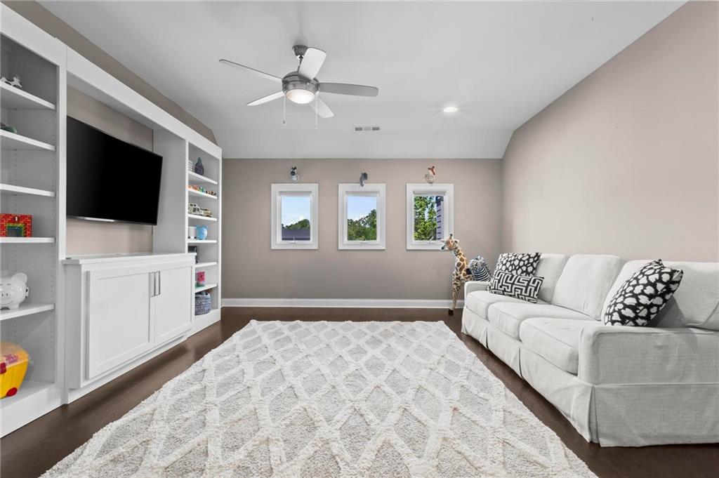 490 Belada Boulevard