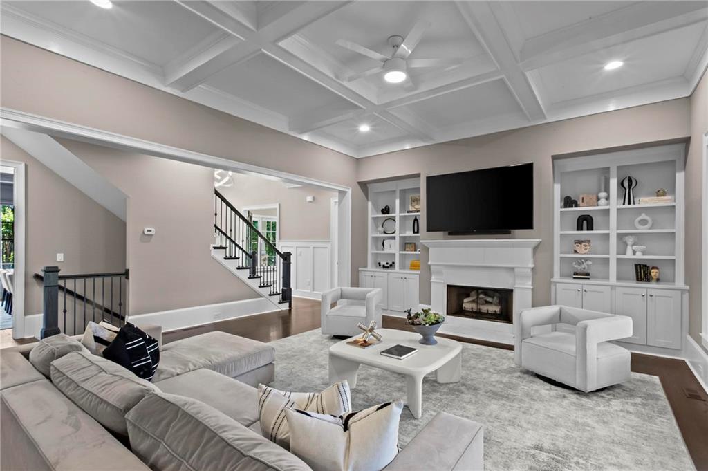 490 Belada Boulevard