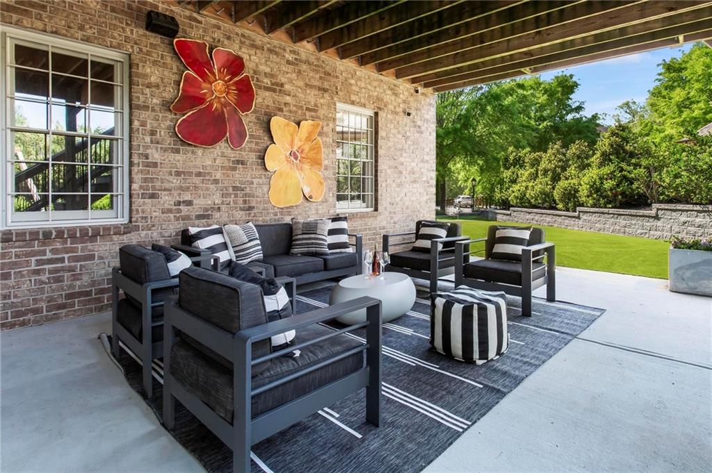 490 Belada Boulevard