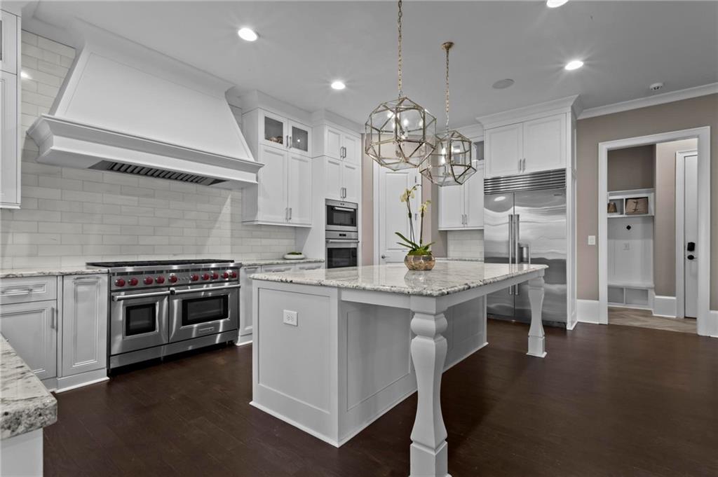 490 Belada Boulevard