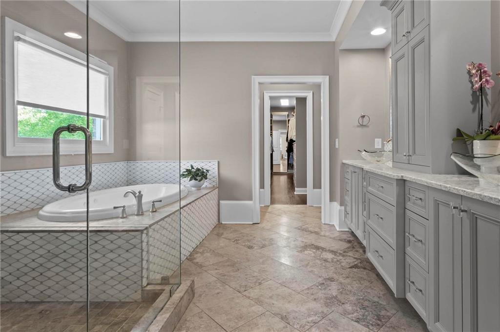 490 Belada Boulevard