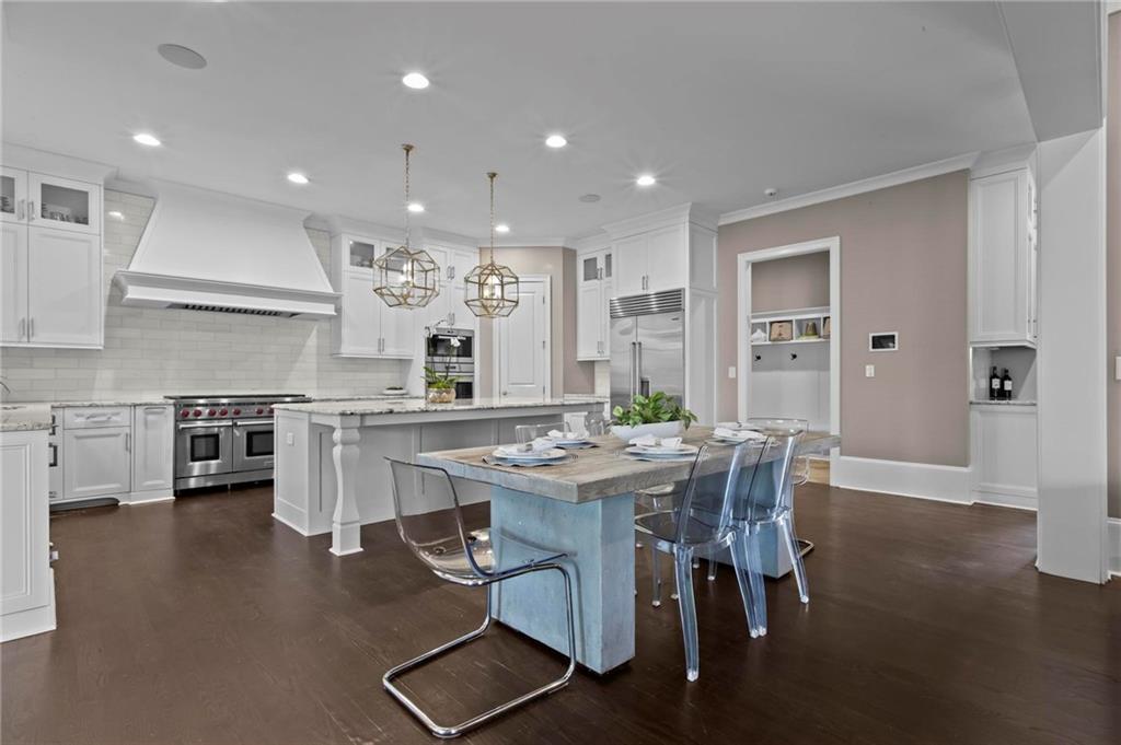 490 Belada Boulevard