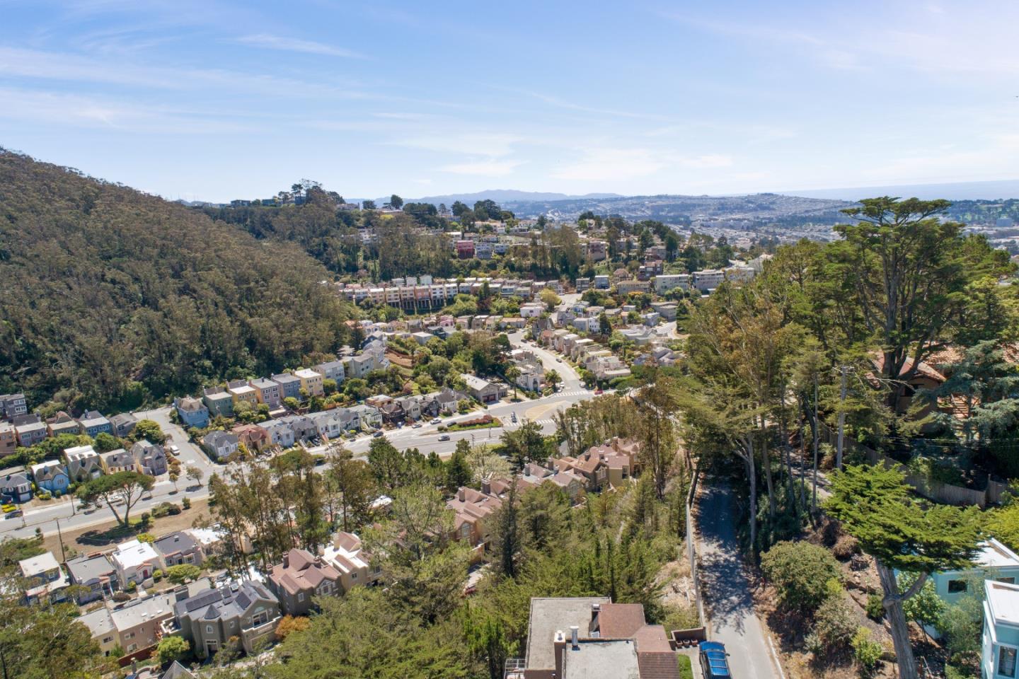 285 Edgehill WAY