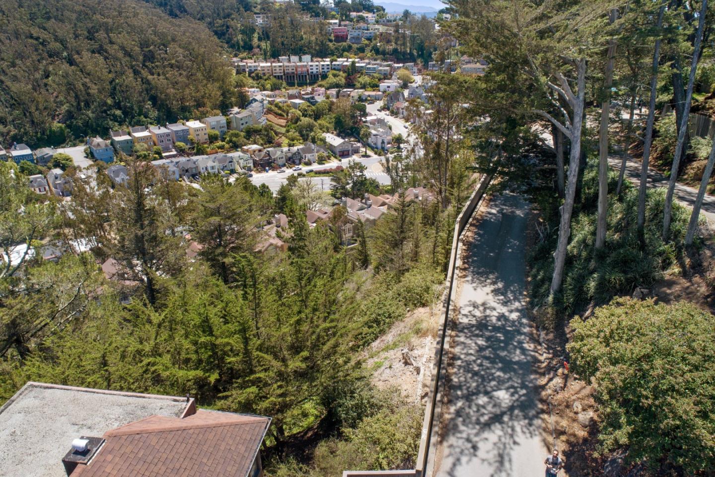 285 Edgehill WAY