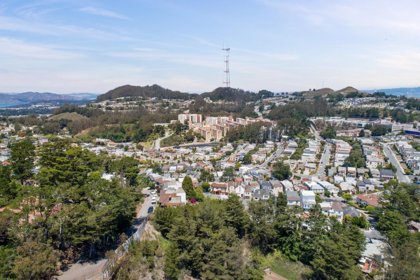 285 Edgehill WAY