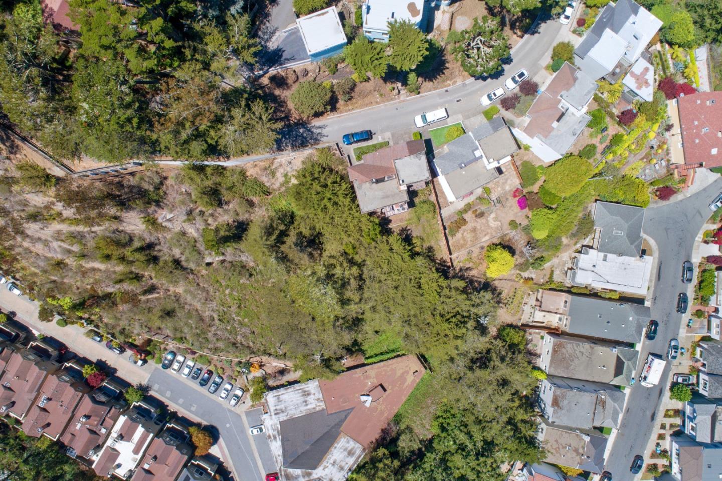 285 Edgehill WAY