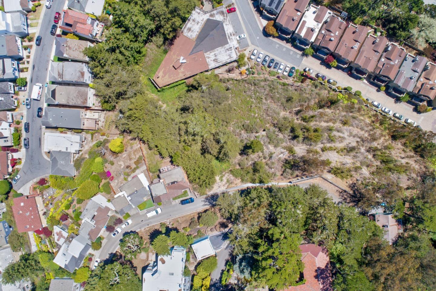 285 Edgehill WAY