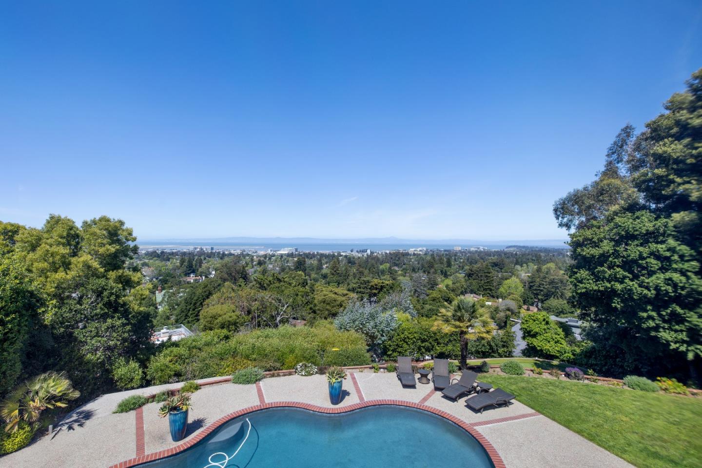 2500 Summit DR