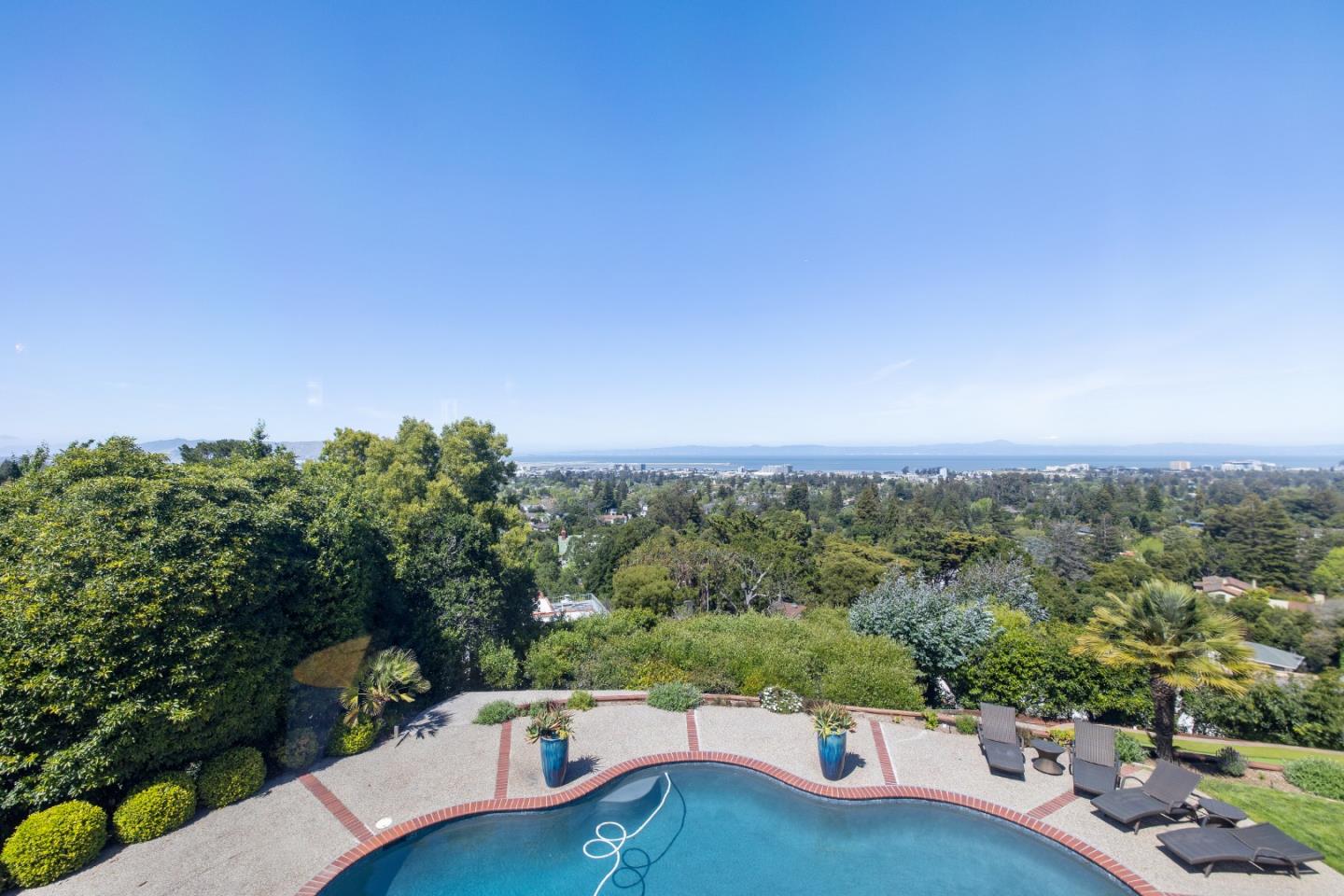 2500 Summit DR