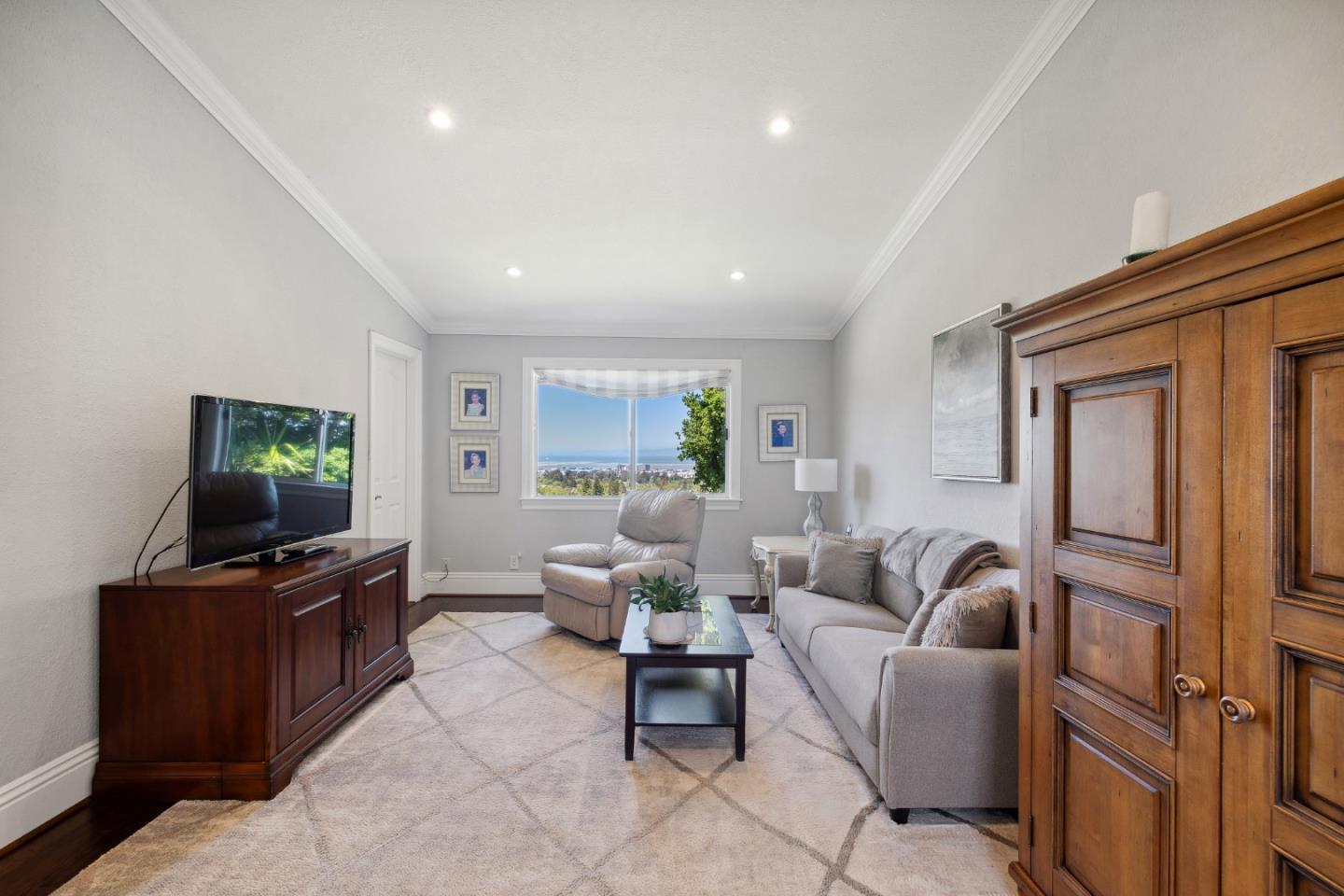 2500 Summit DR