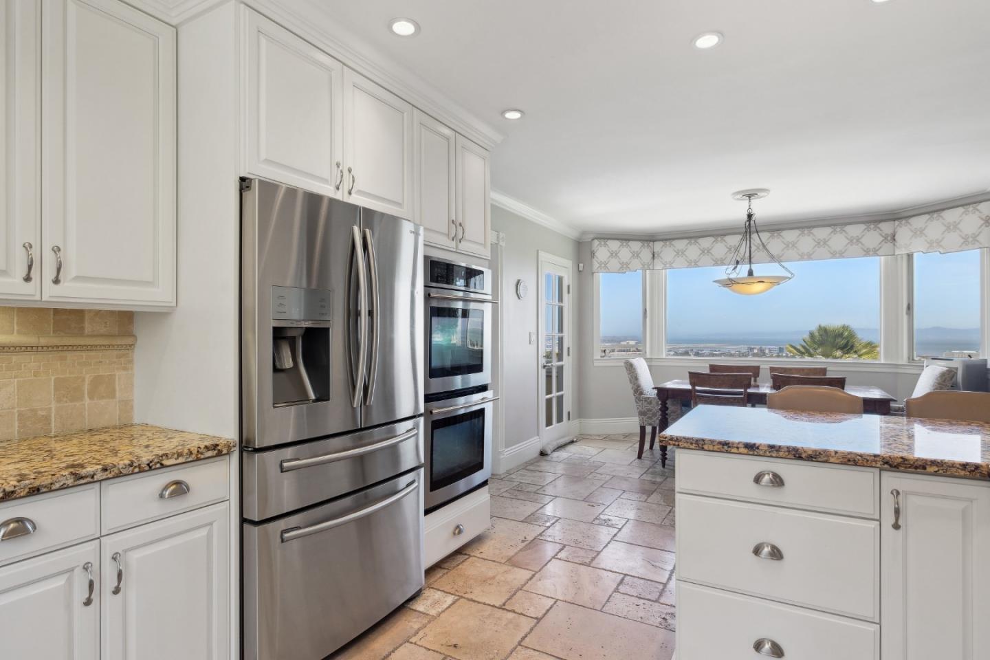 2500 Summit DR