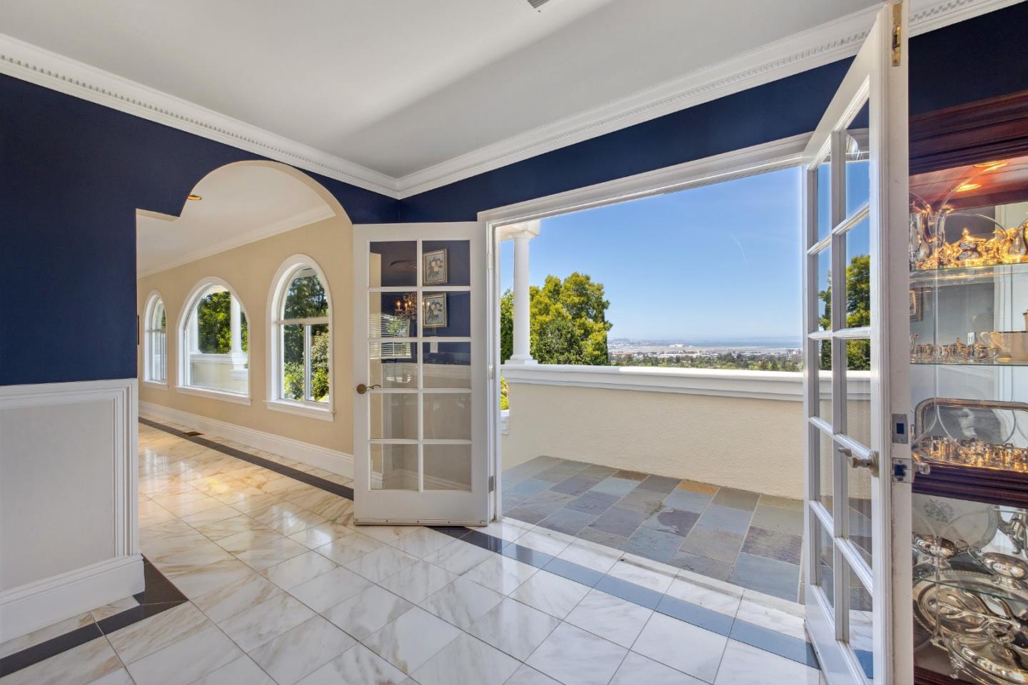 2500 Summit DR