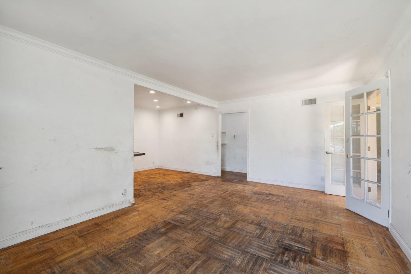 224 Wisteria DR