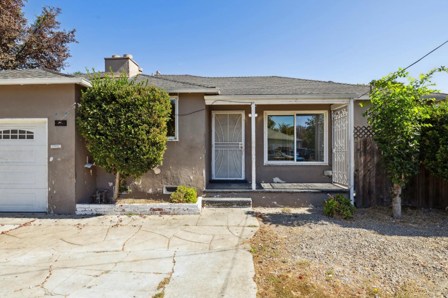 224 Wisteria DR