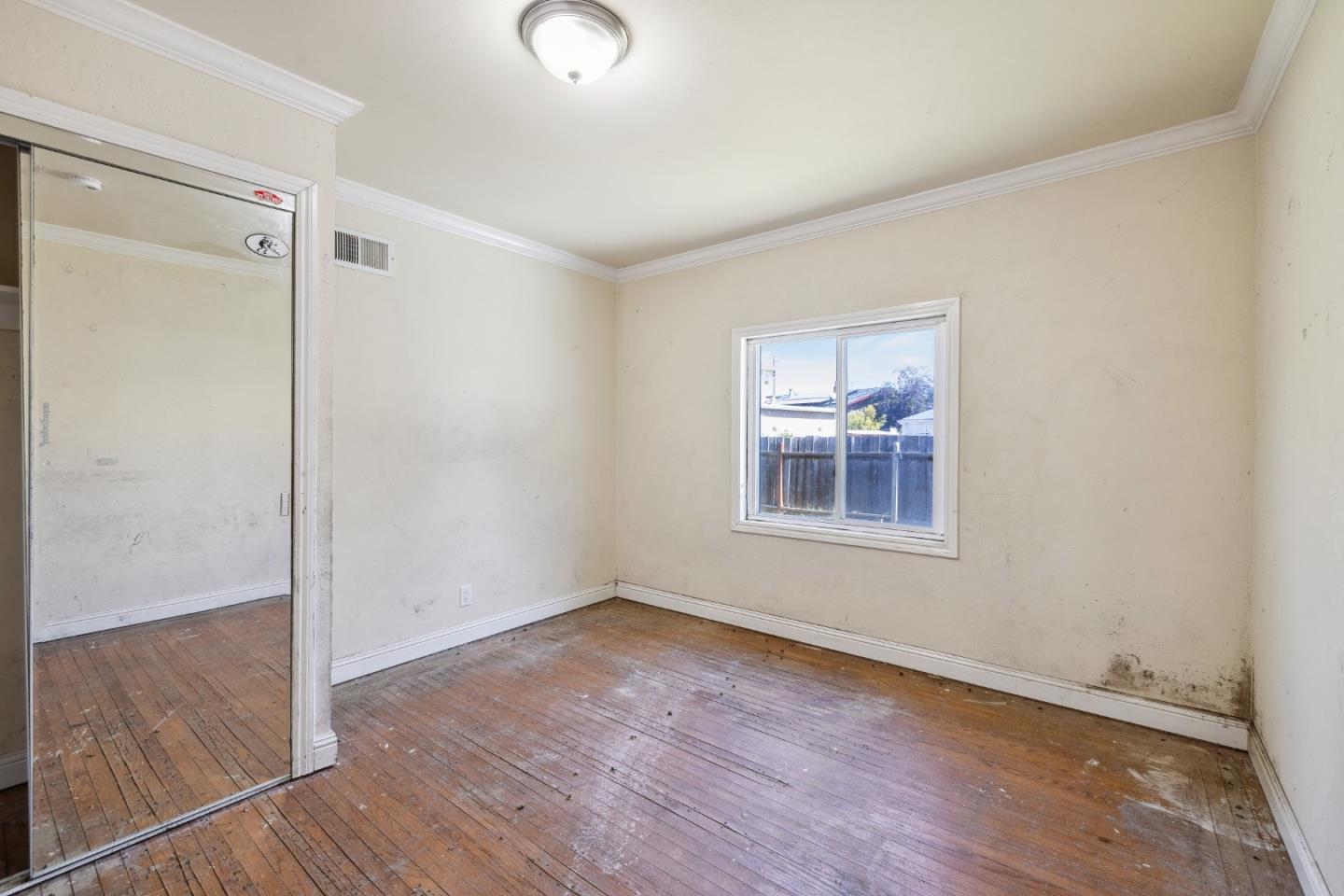 224 Wisteria DR