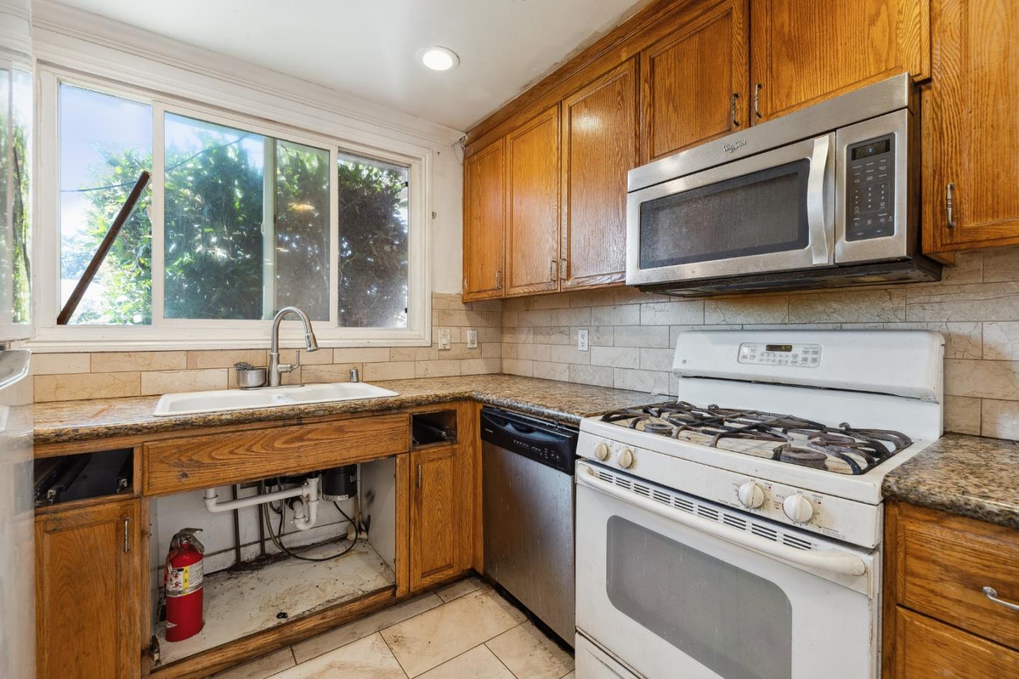 224 Wisteria DR