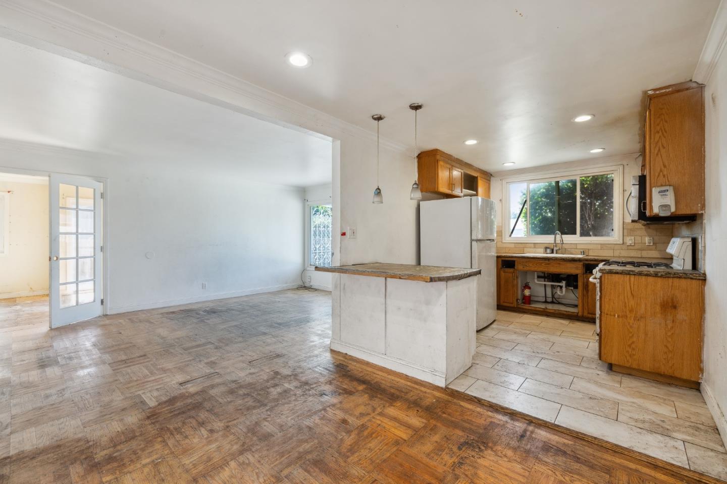 224 Wisteria DR