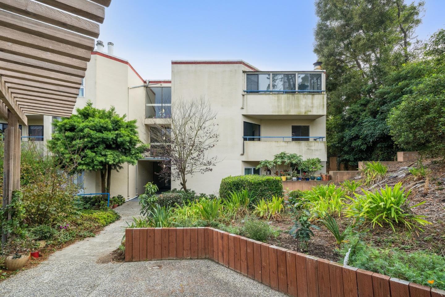 1551 Southgate AVE 223