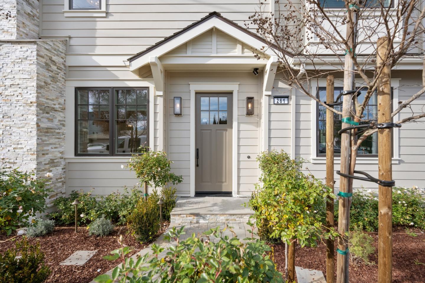 261 East Bellevue Avenue