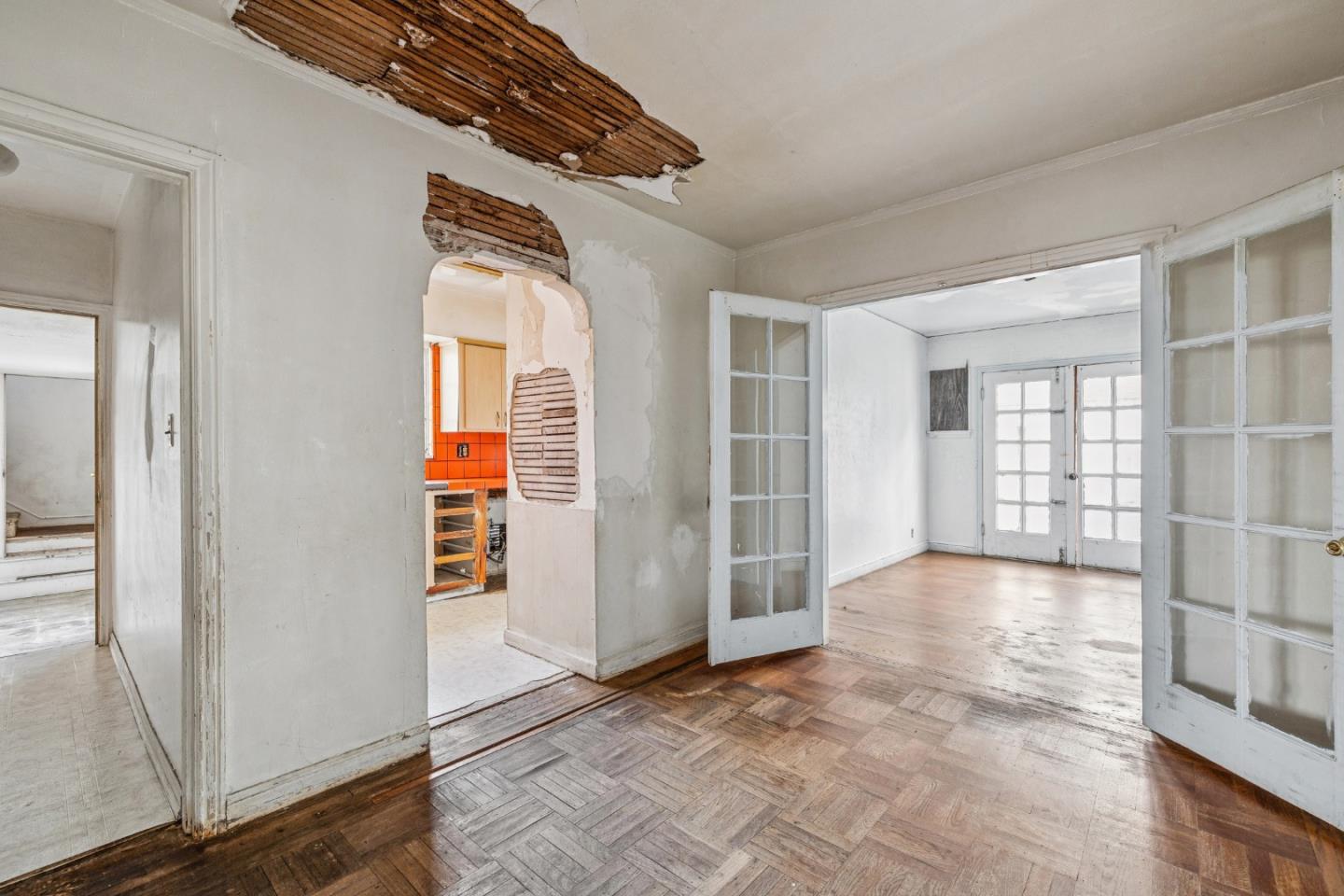 314 East Santa Inez Avenue