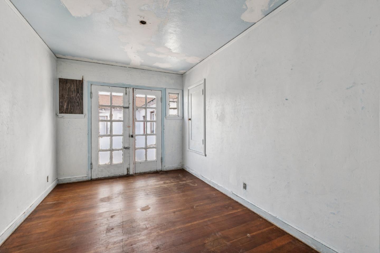 314 East Santa Inez Avenue