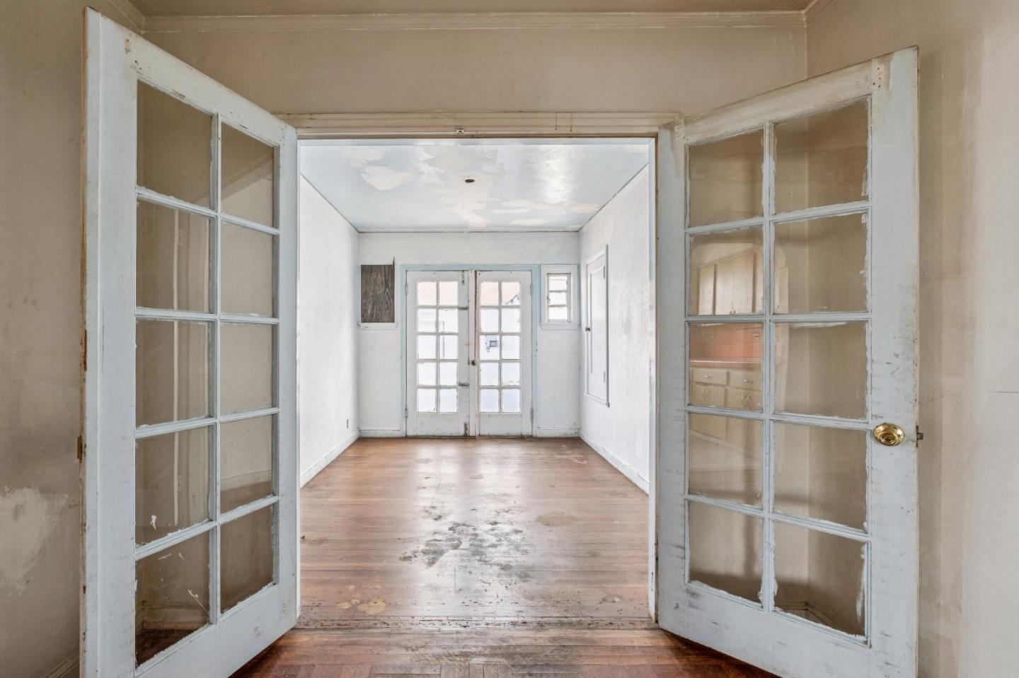 314 East Santa Inez Avenue