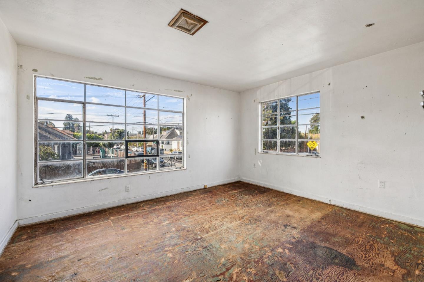 314 East Santa Inez Avenue