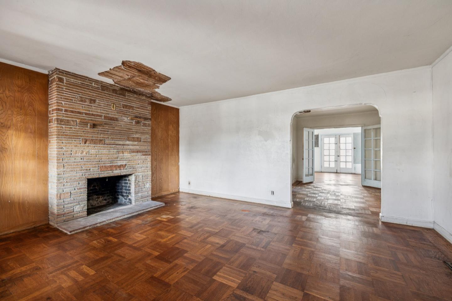 314 East Santa Inez Avenue