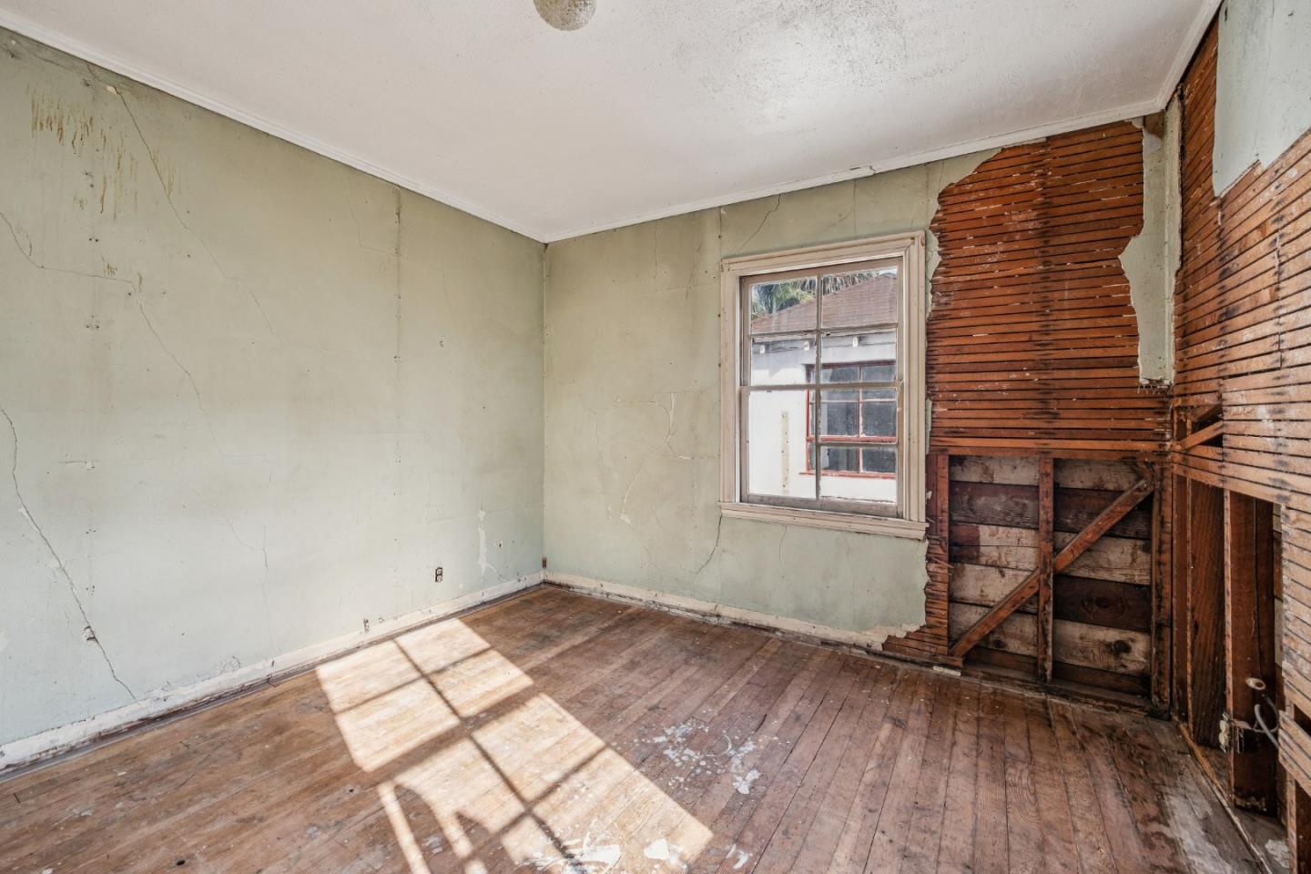 314 East Santa Inez Avenue