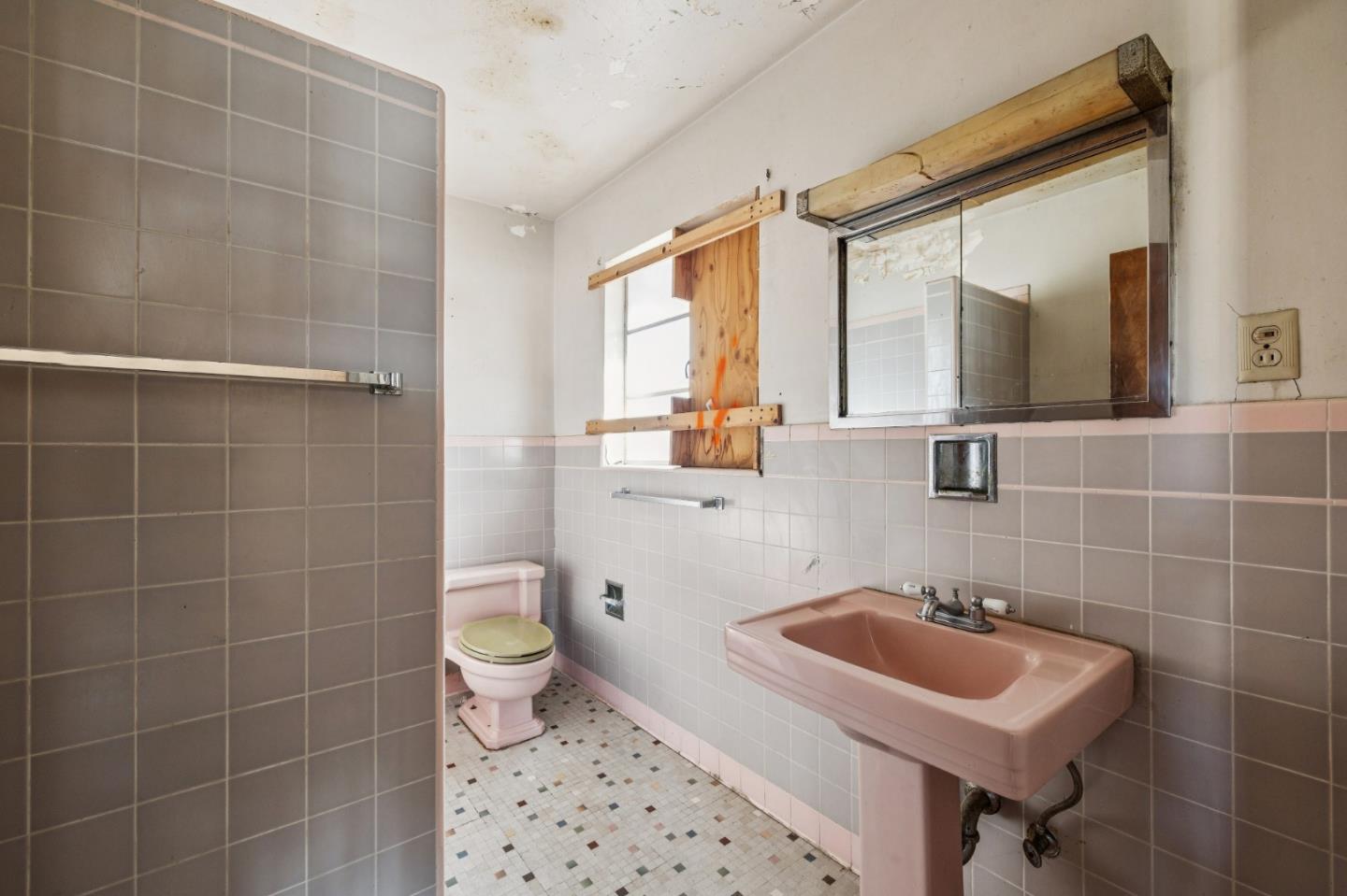 314 East Santa Inez Avenue