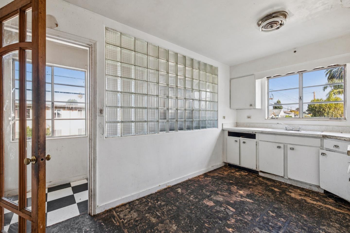 314 East Santa Inez Avenue