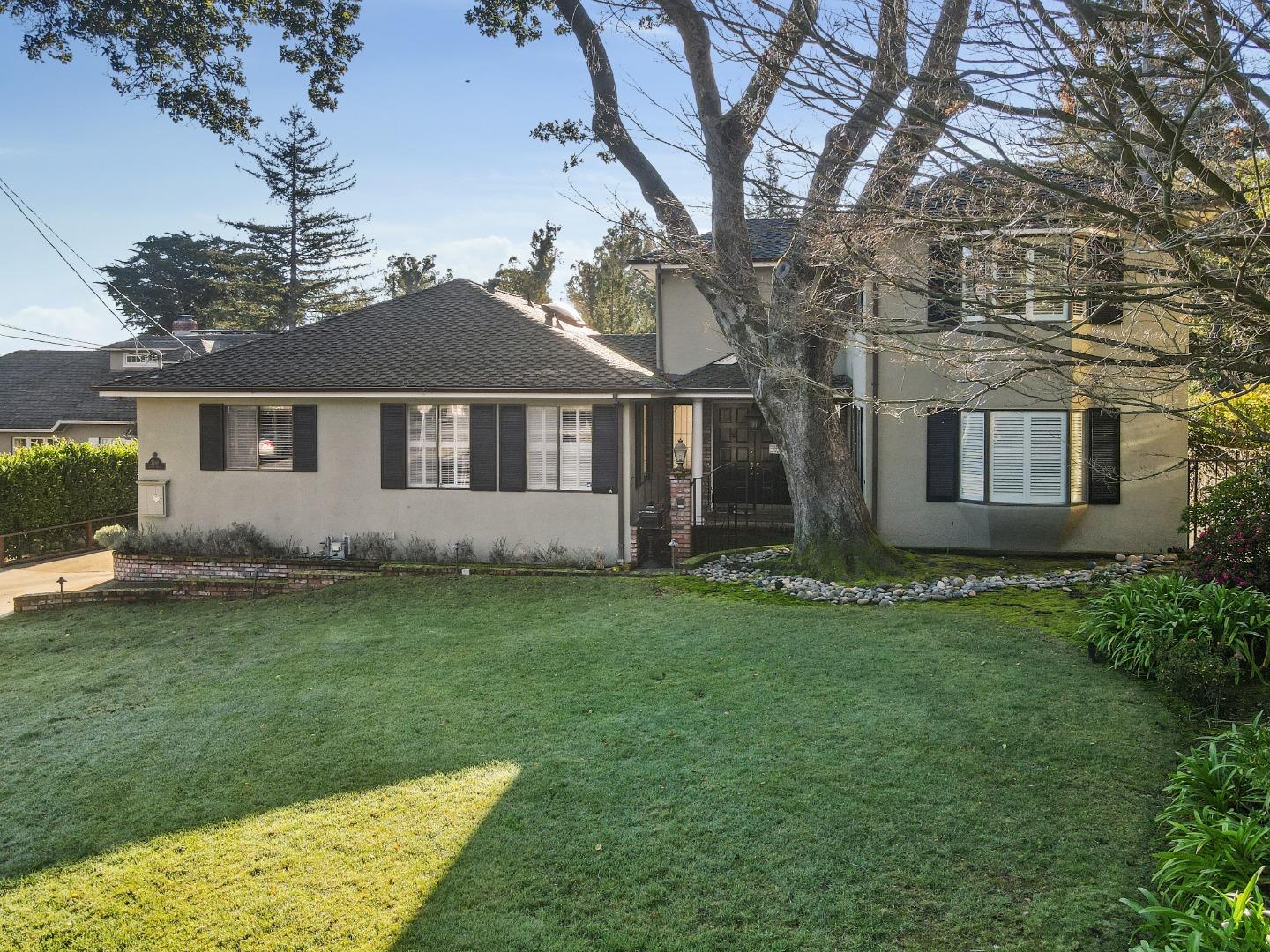 2301 Easton Drive