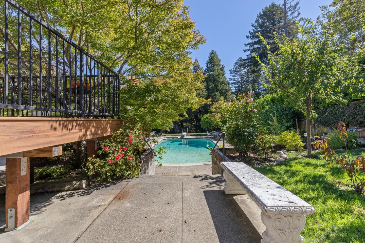 2301 Easton Drive