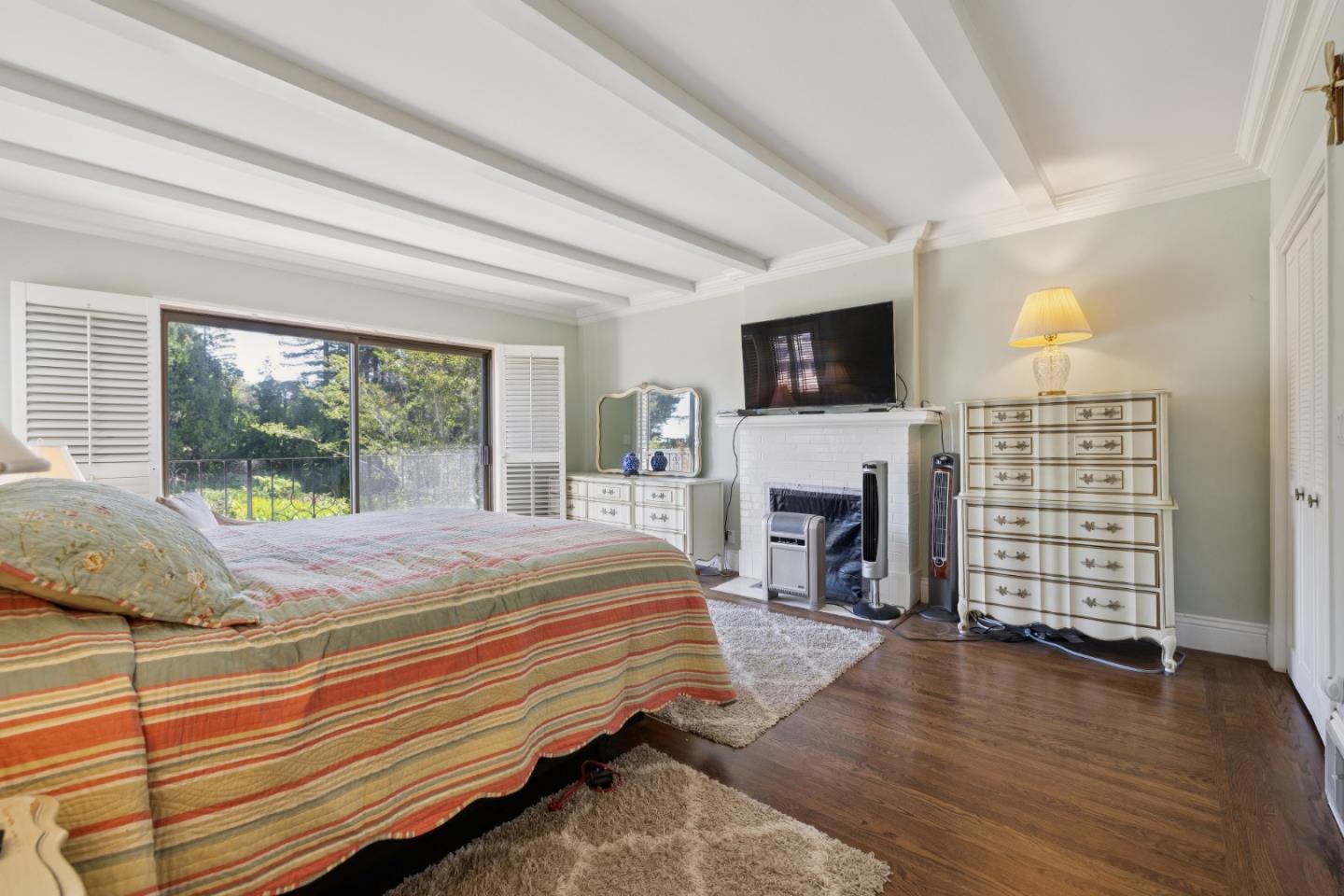2301 Easton Drive