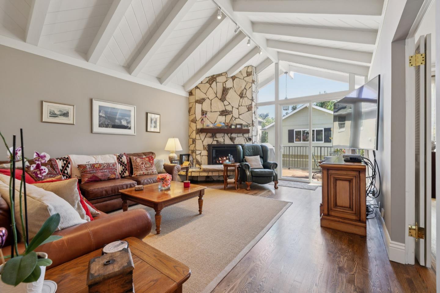2301 Easton Drive