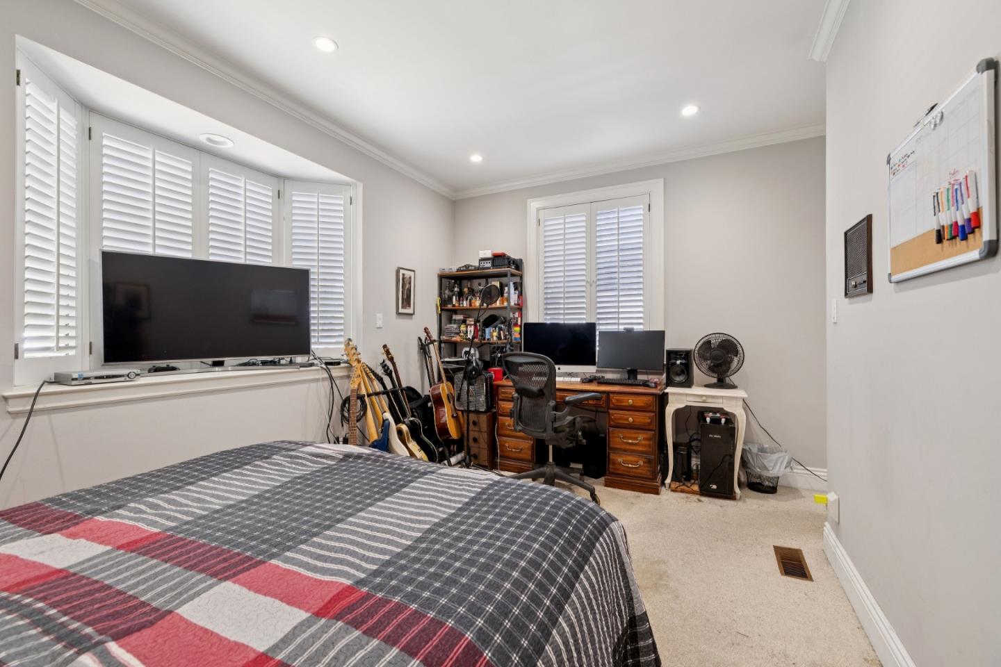 2301 Easton Drive