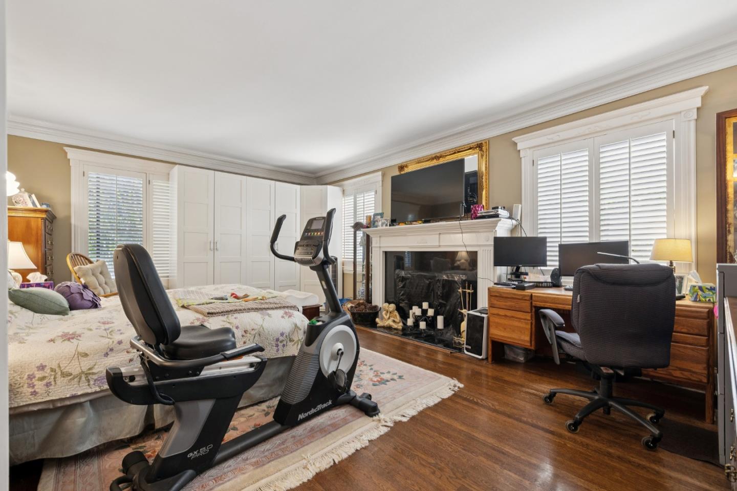 2301 Easton Drive