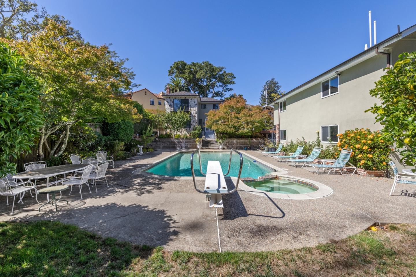 2301 Easton Drive